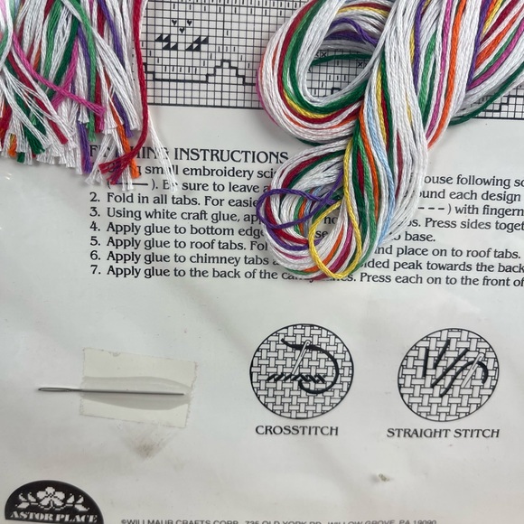 DIUbNew Gingerbread House Perforated Paper Kit Cross Stitch - Picture 7 of 8